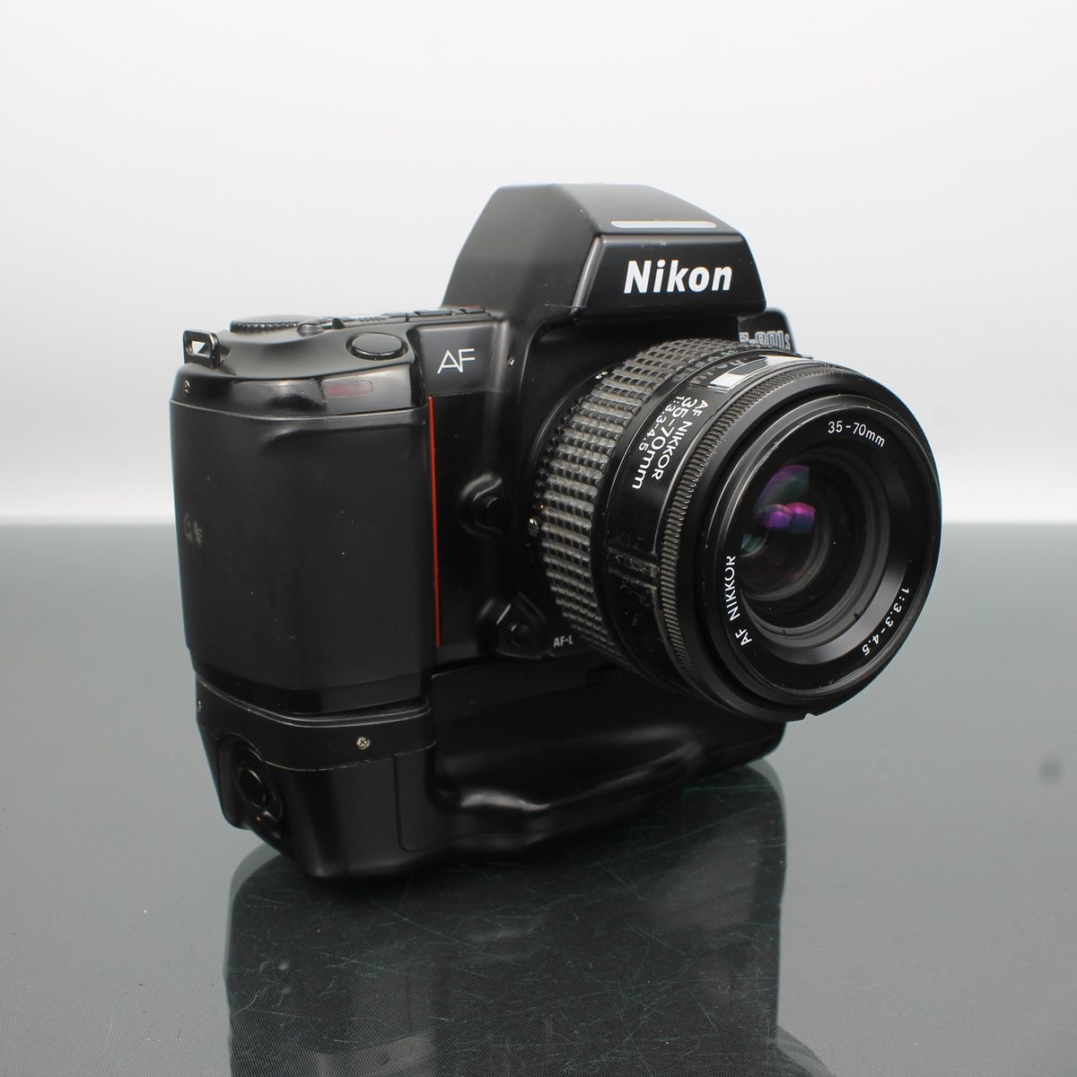 Nikon F-801s + Nikkor 35-70mm f/3.3-4.5