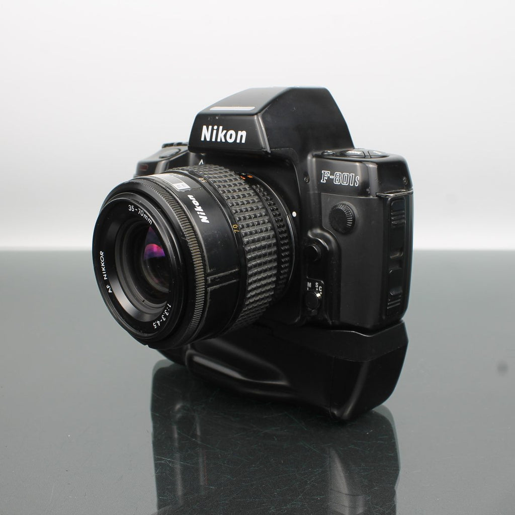 Nikon F-801s + Nikkor 35-70mm f/3.3-4.5