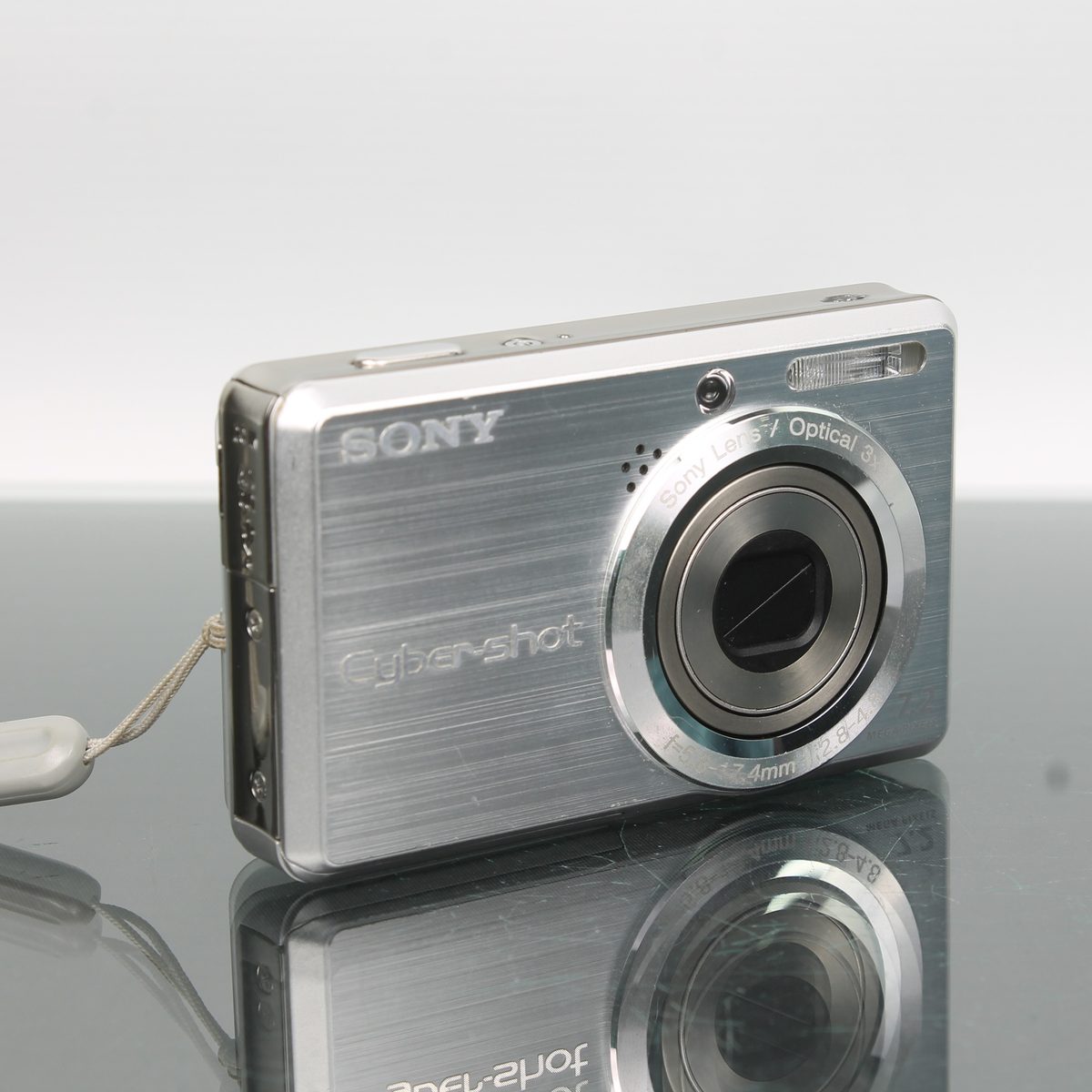 Sony Cyber-shot DSC-S750