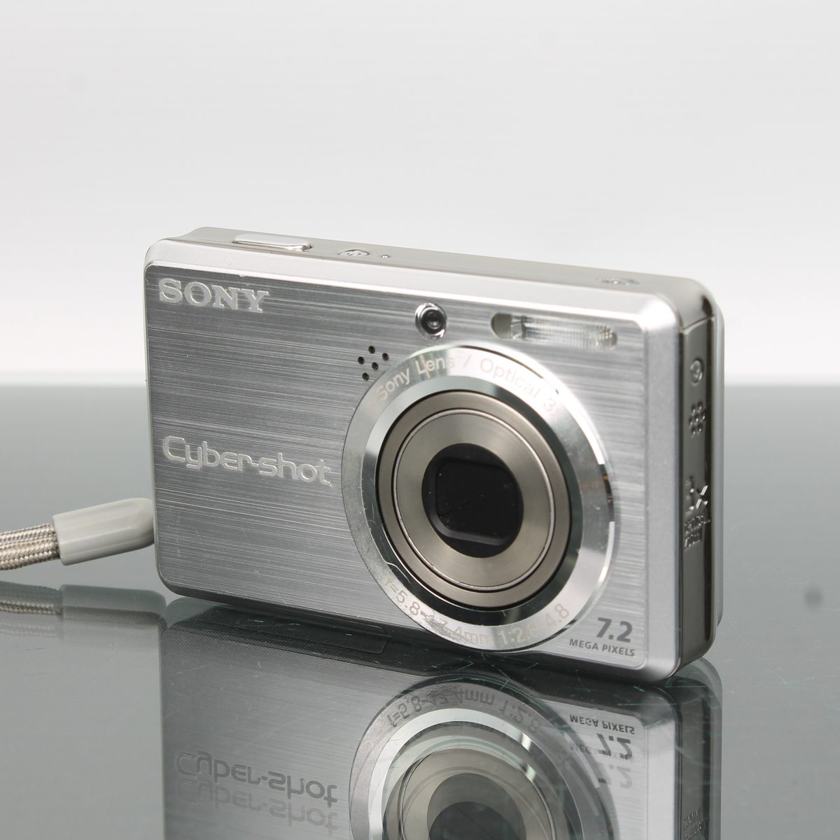 Sony Cyber-shot DSC-S750