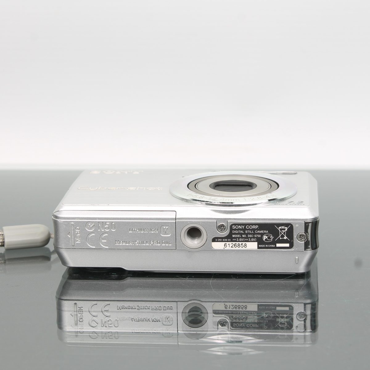 Sony Cyber-shot DSC-S750