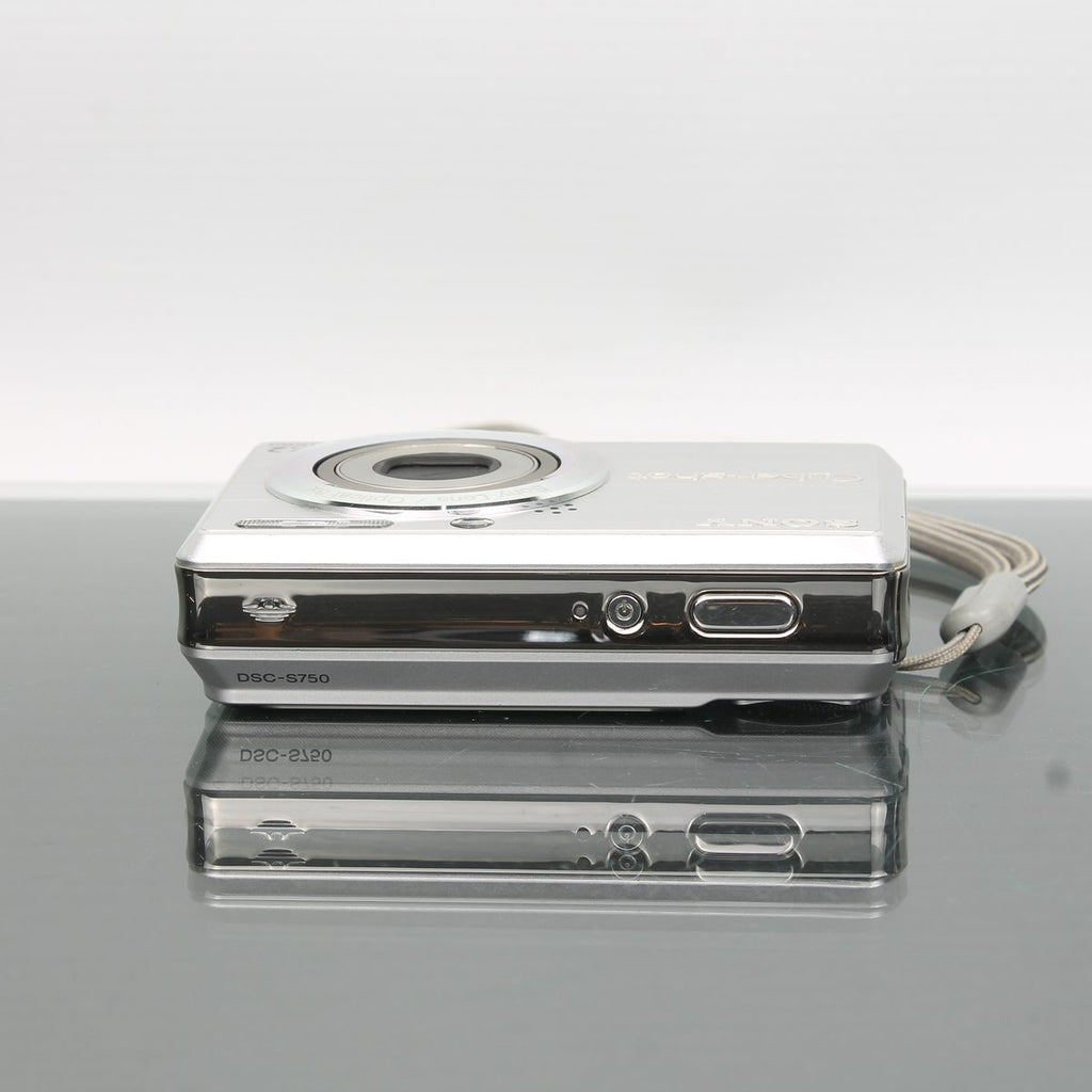 Sony Cyber-shot DSC-S750
