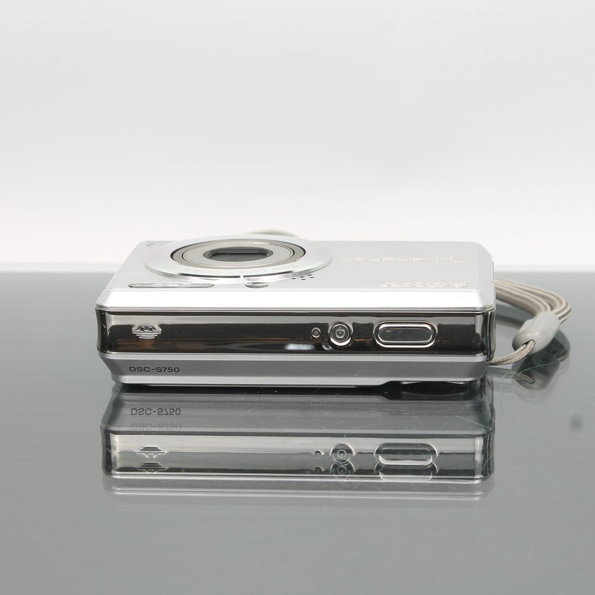 Sony Cyber-shot DSC-S750