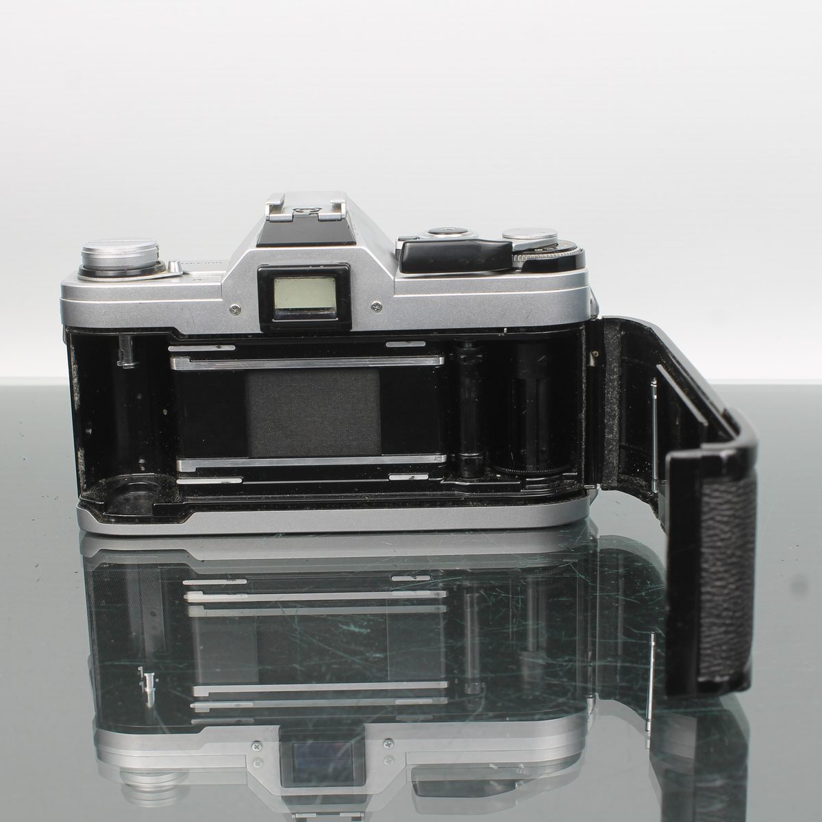 Canon AT-1 + Canon Lens FD 50mm f/2