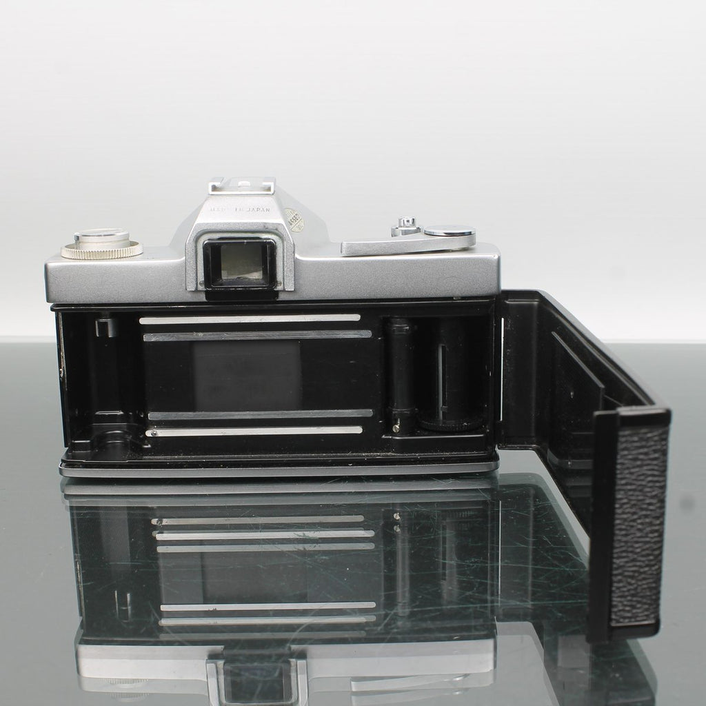 Ricoh Singlex TLS + Vivitar 135mm f/2.8