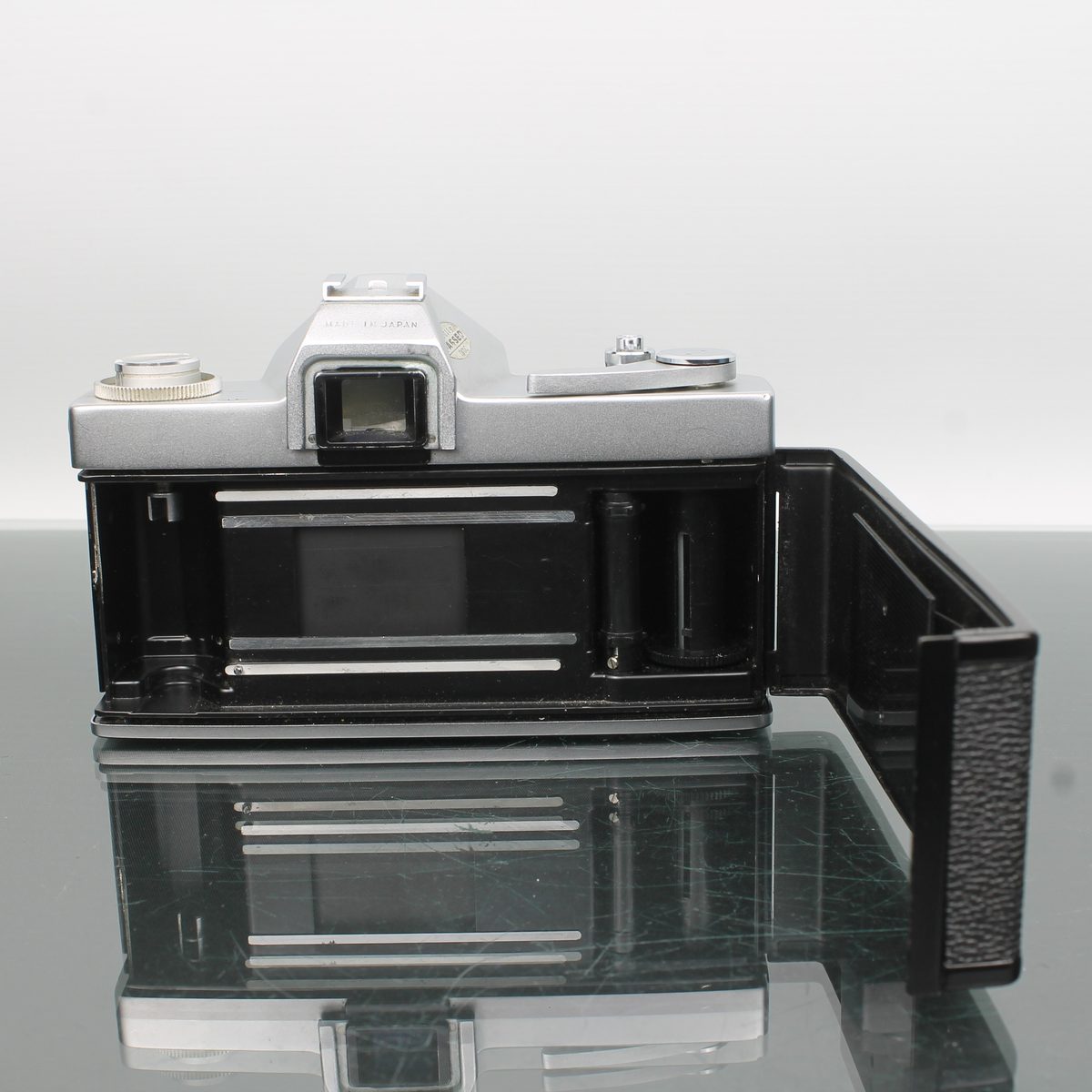 Ricoh Singlex TLS + Vivitar 135mm f/2.8
