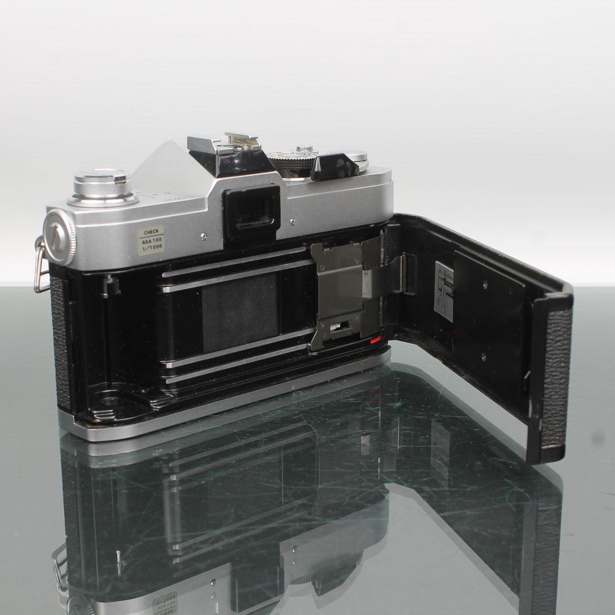 Canon FTb QL 35mm SLR Film Camera Kit – Dutch|Thrift