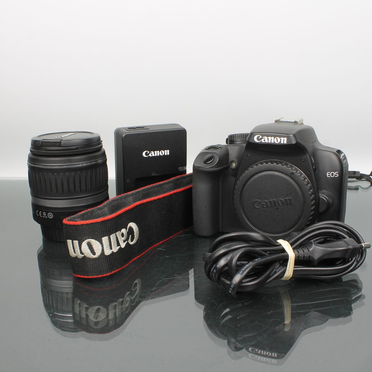 Canon EOS 1000D + EF-S 18-55mm f/3.5-5.6 II