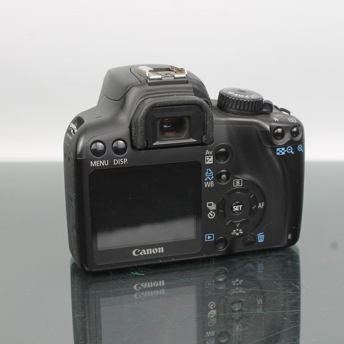 Canon EOS 1000D + EF-S 18-55mm f/3.5-5.6 II