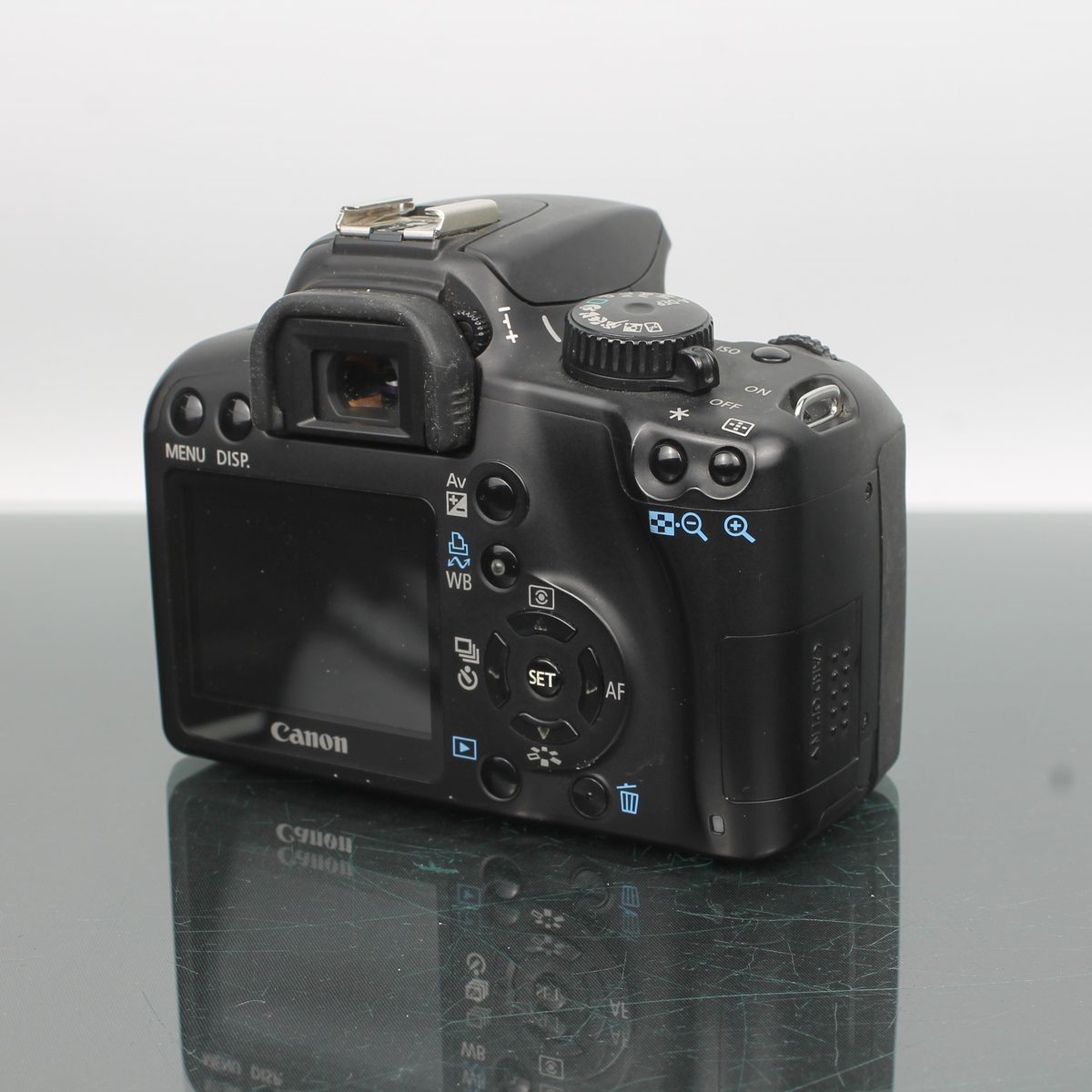 Canon EOS 1000D + EF-S 18-55mm f/3.5-5.6 II