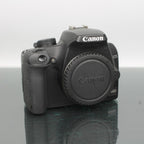 Canon EOS 1000D + EF-S 18-55mm f/3.5-5.6 II