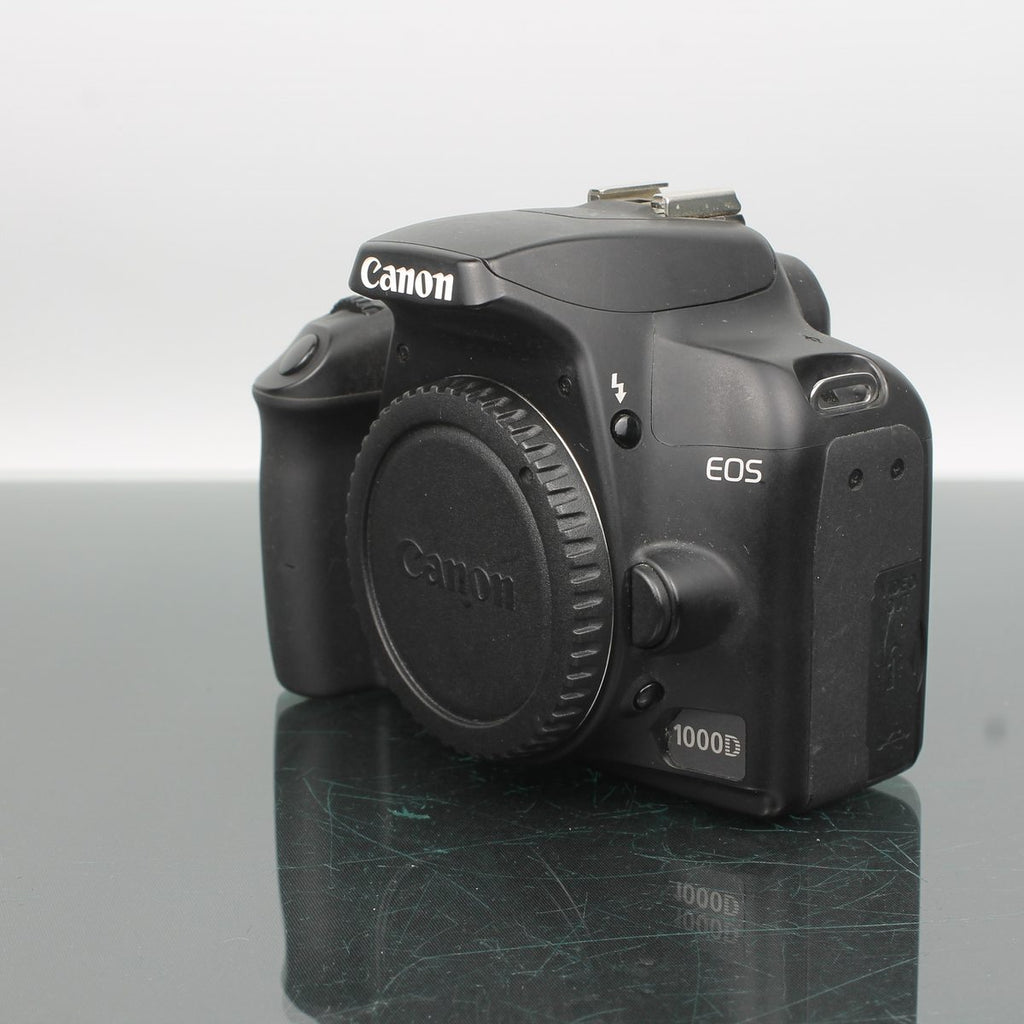 Canon EOS 1000D + EF-S 18-55mm f/3.5-5.6 II