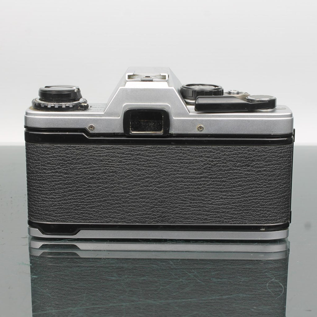 Olympus OM10 + 50mm f/1.8