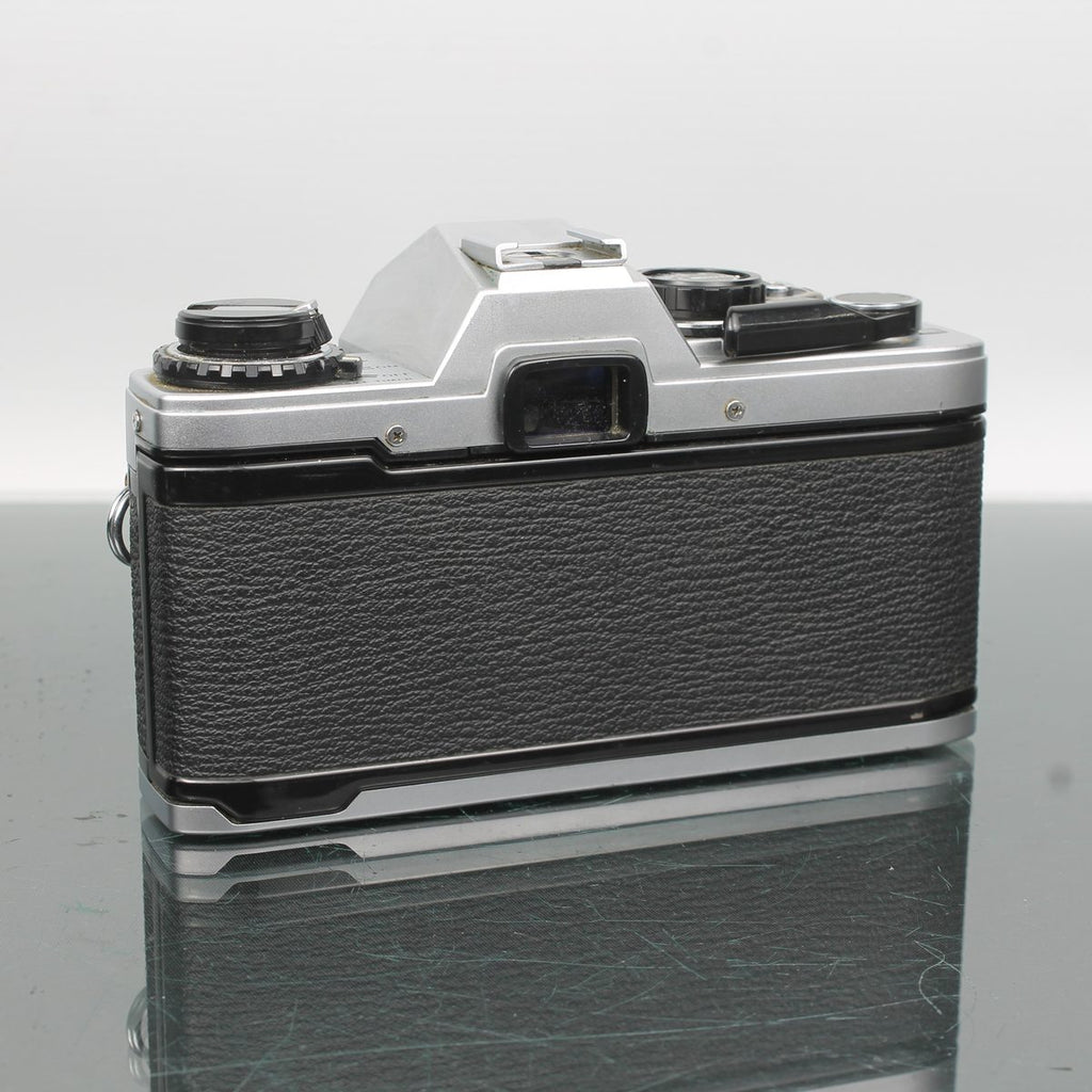 Olympus OM10 + 50mm f/1.8