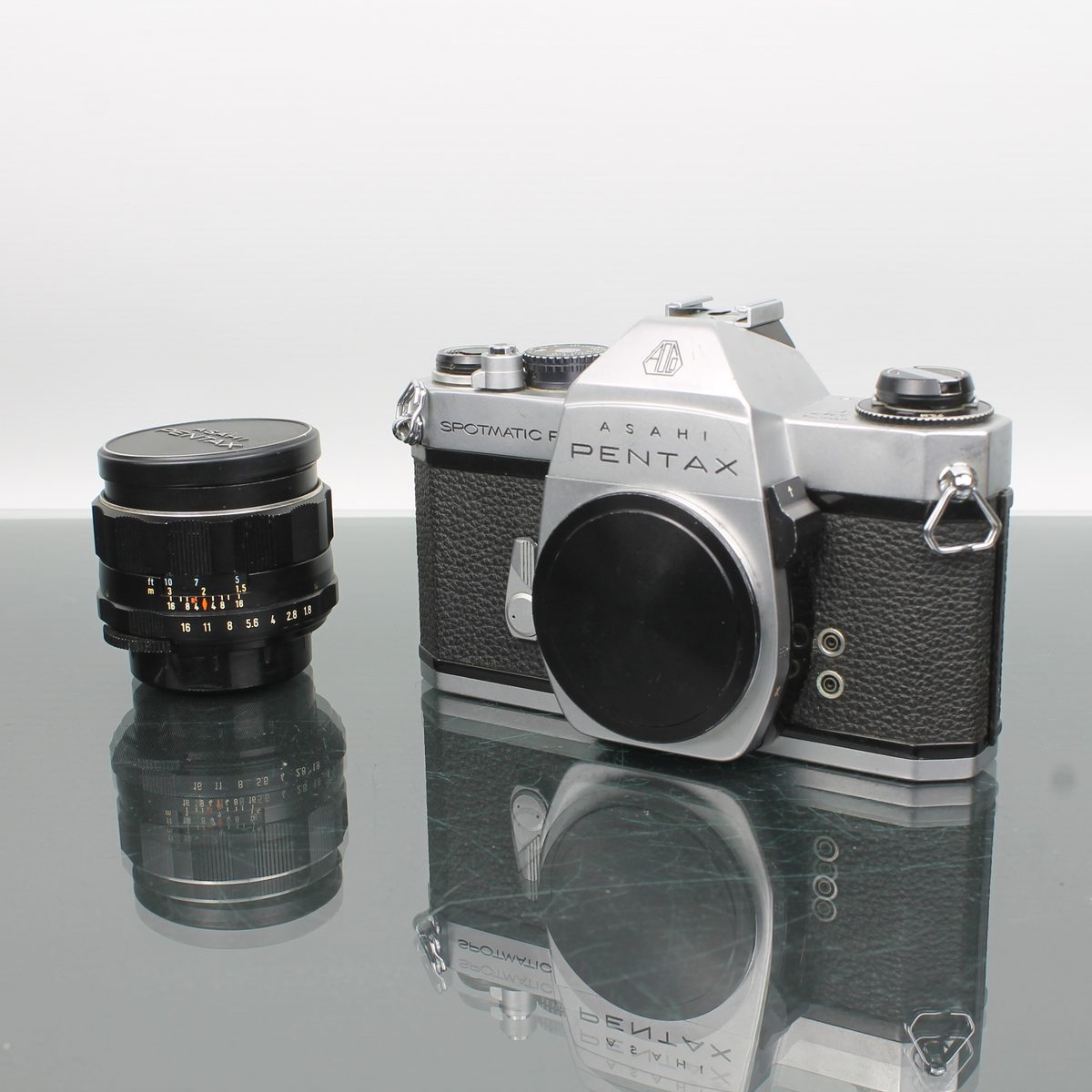 Asahi Pentax Spotmatic F + Super-Takumar 55mm 1/1.8