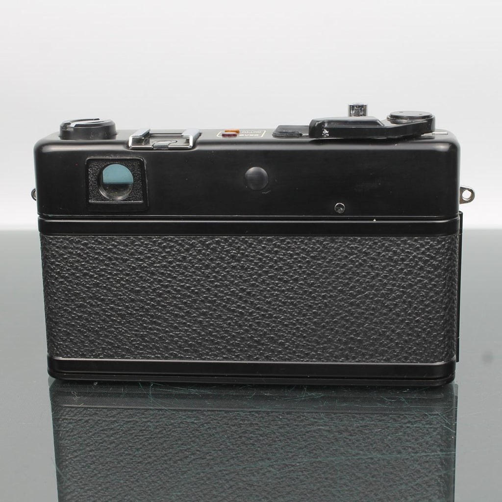 Yashica MG-1