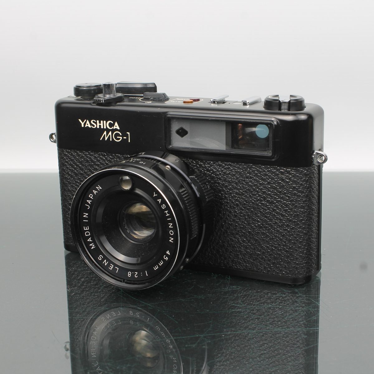 Yashica MG-1