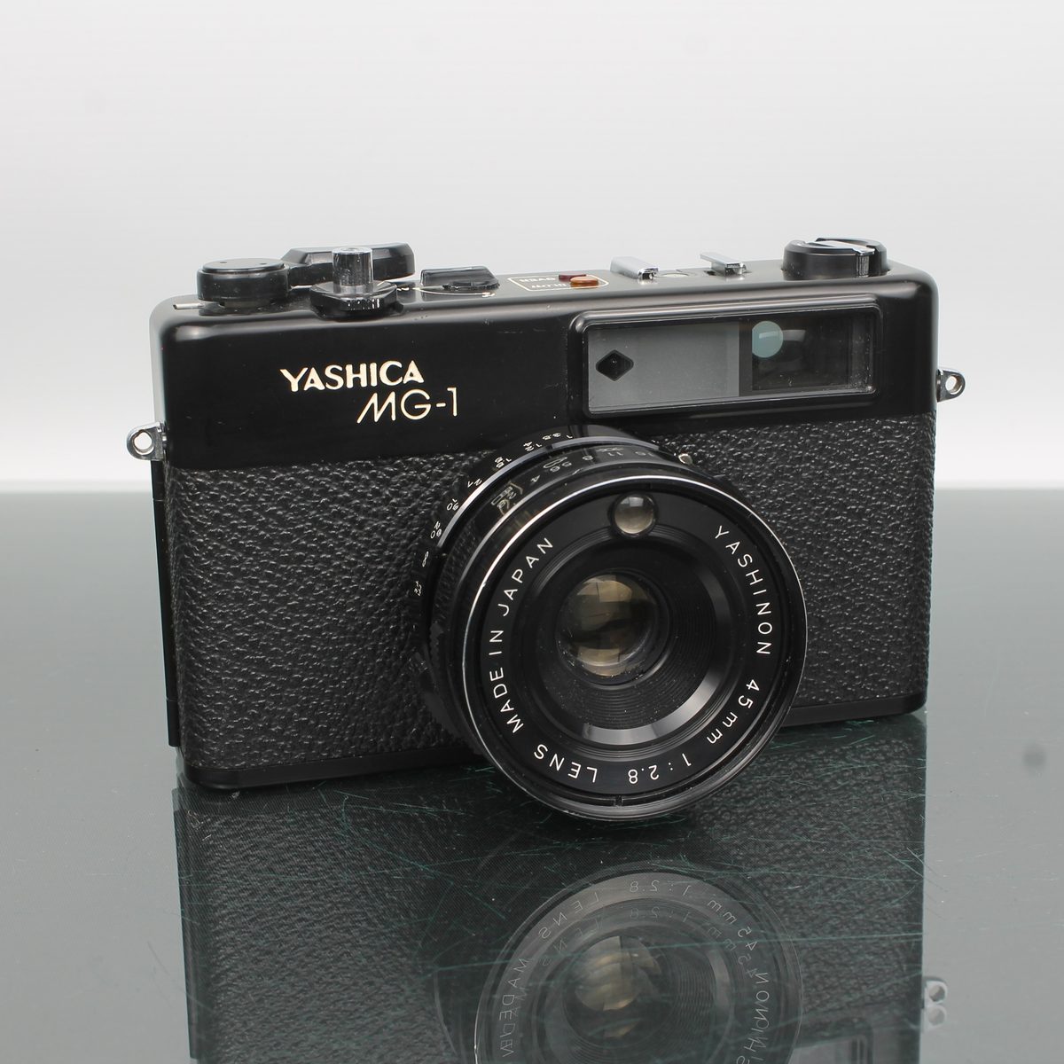 Yashica MG-1