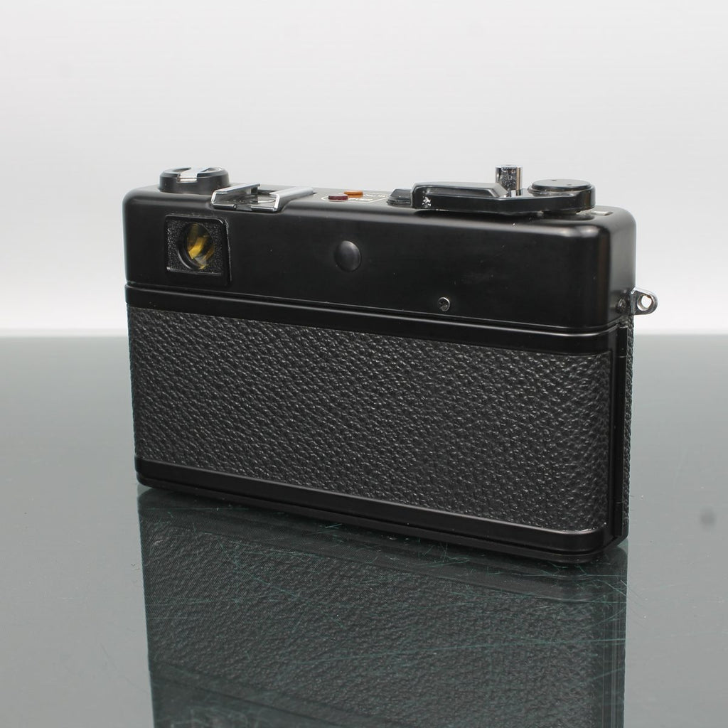 Yashica MG-1
