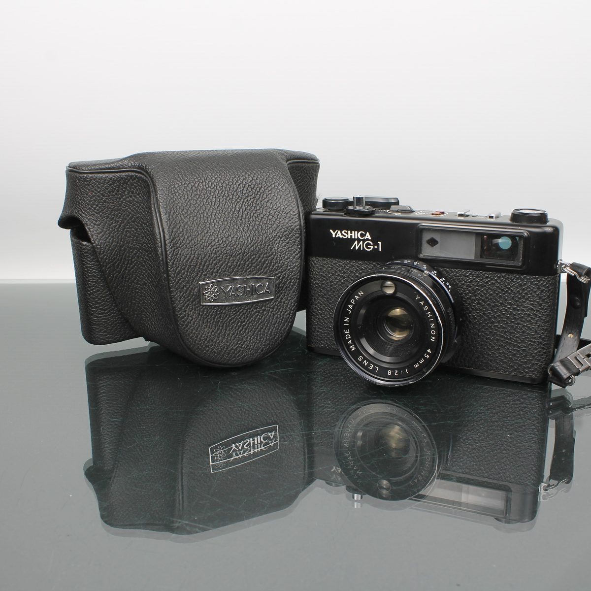 Yashica MG-1