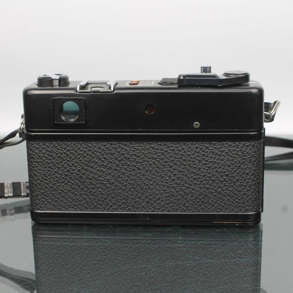 Yashica MG-1