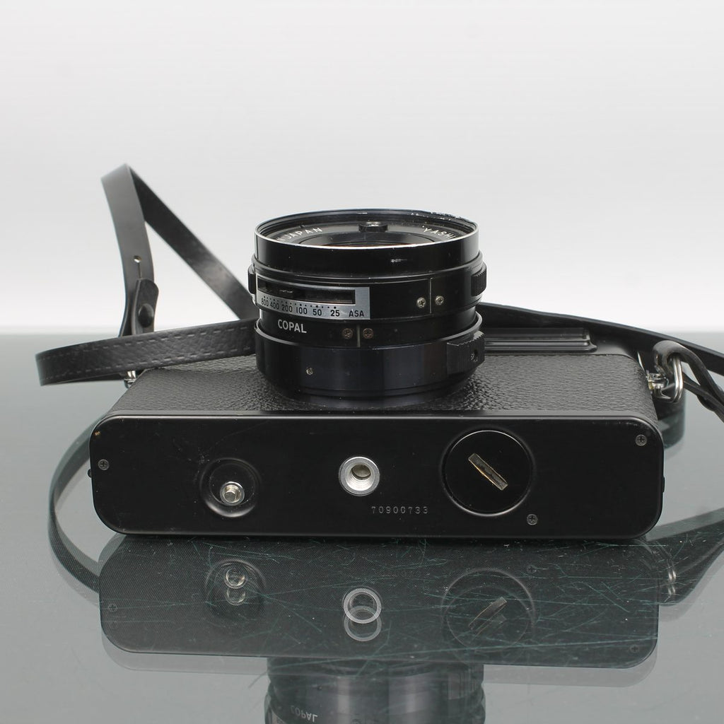 Yashica MG-1