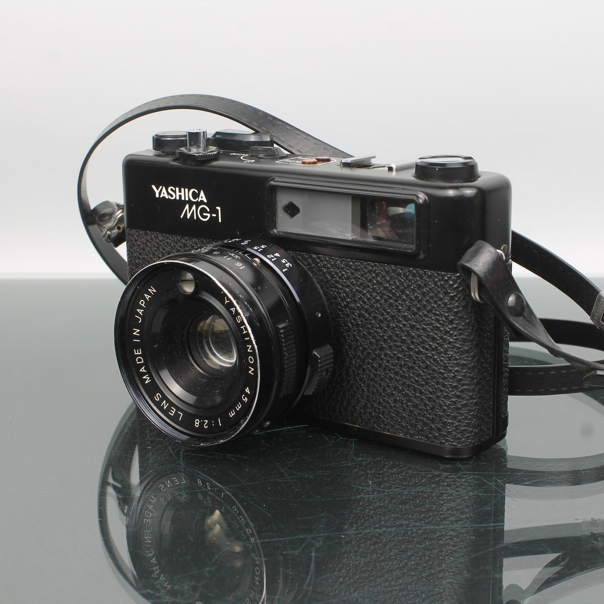 Yashica MG-1