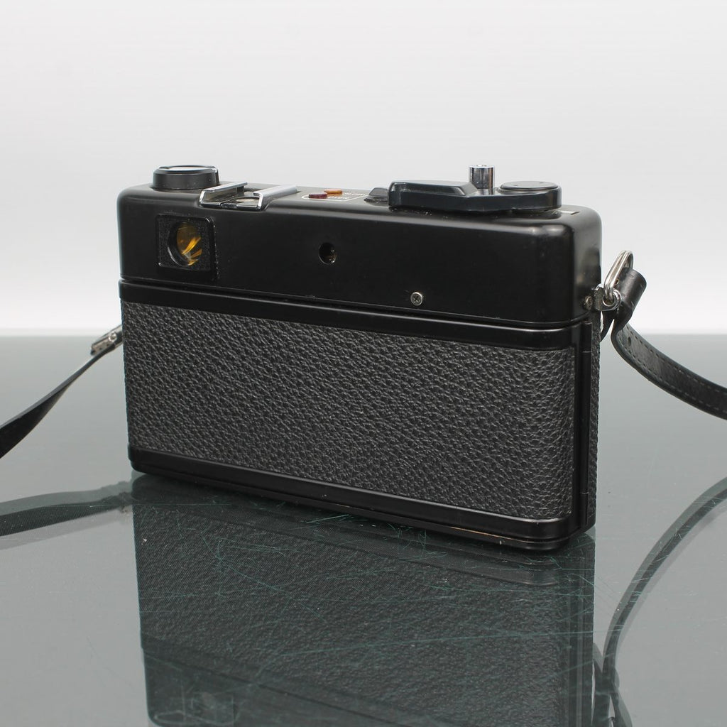 Yashica MG-1