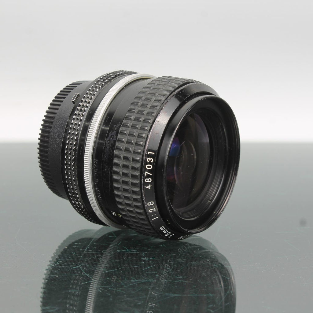 Nikon Nikkor 28mm 1:2.8