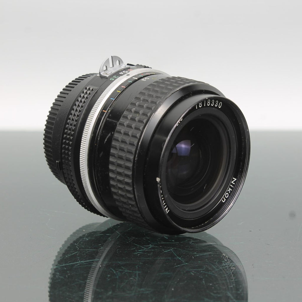 Nikon Nikkor 28mm 1:3.5