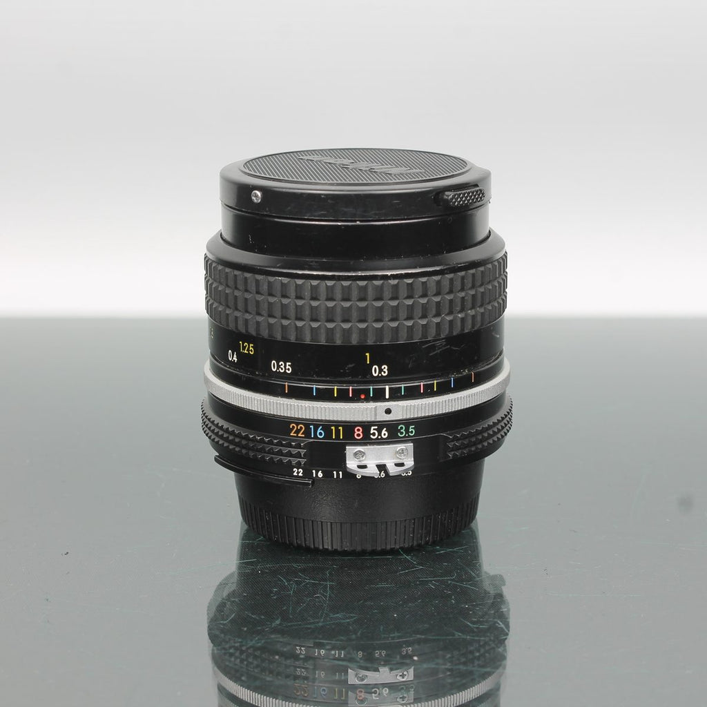 Nikon Nikkor 28mm 1:3.5