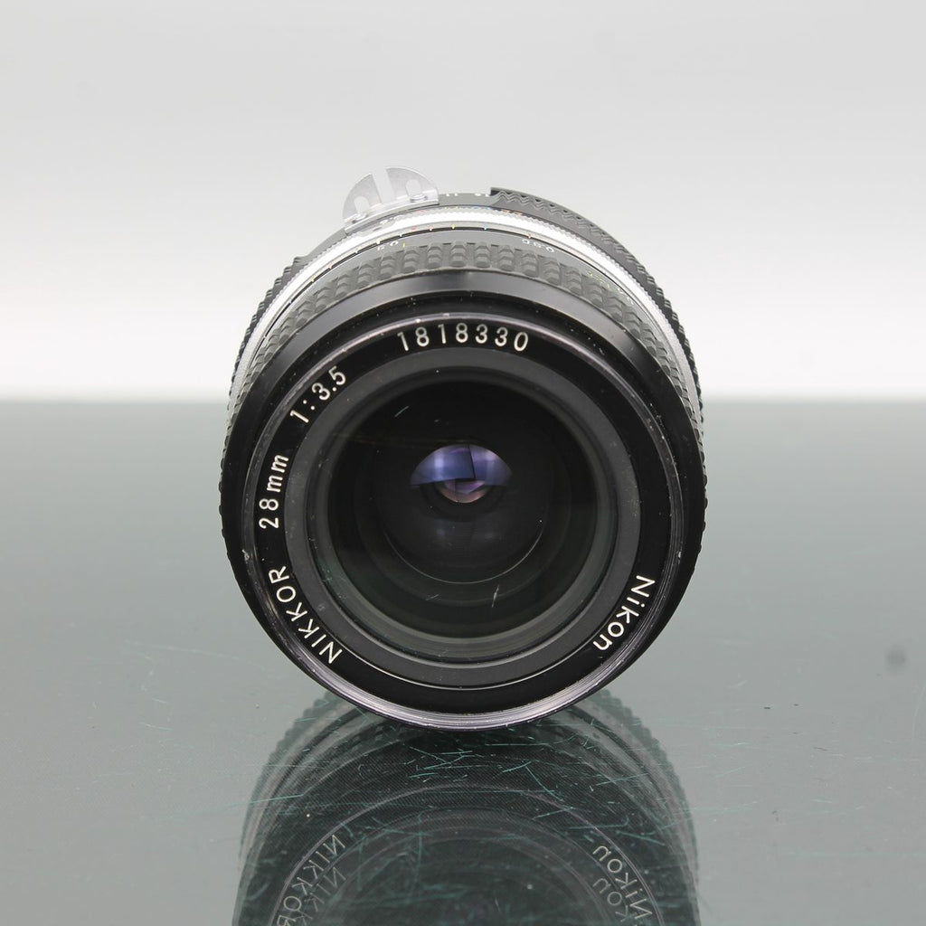 Nikon Nikkor 28mm 1:3.5