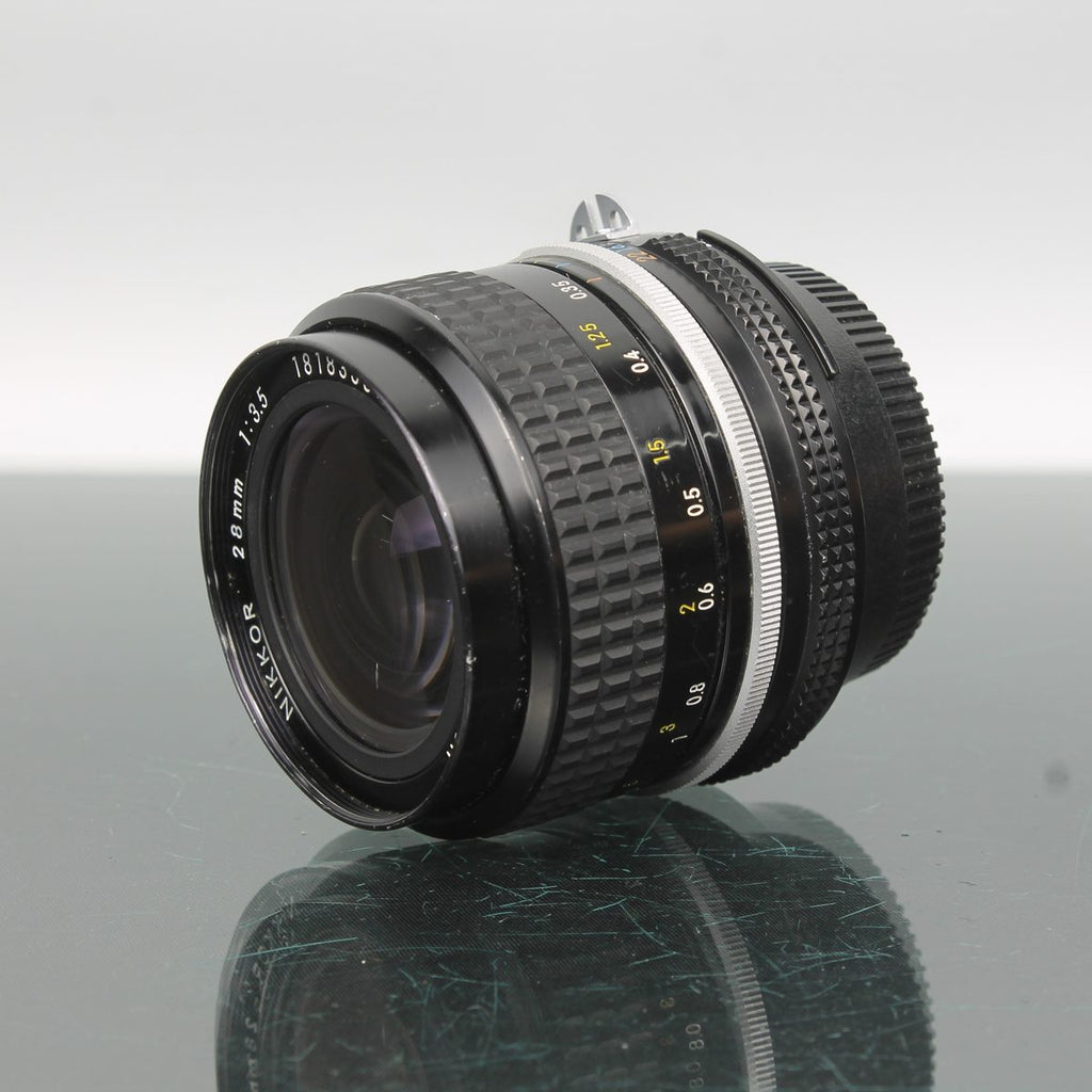 Nikon Nikkor 28mm 1:3.5