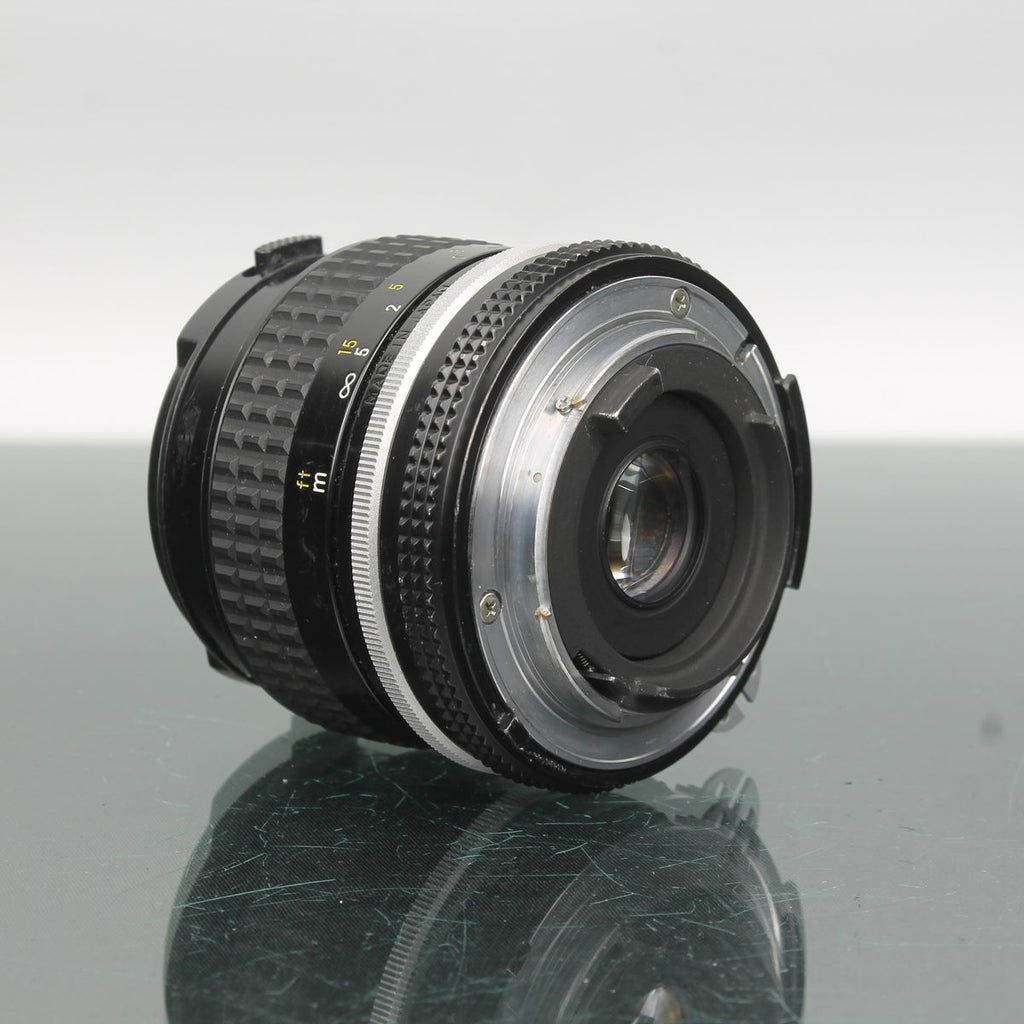 Nikon Nikkor 28mm 1:3.5