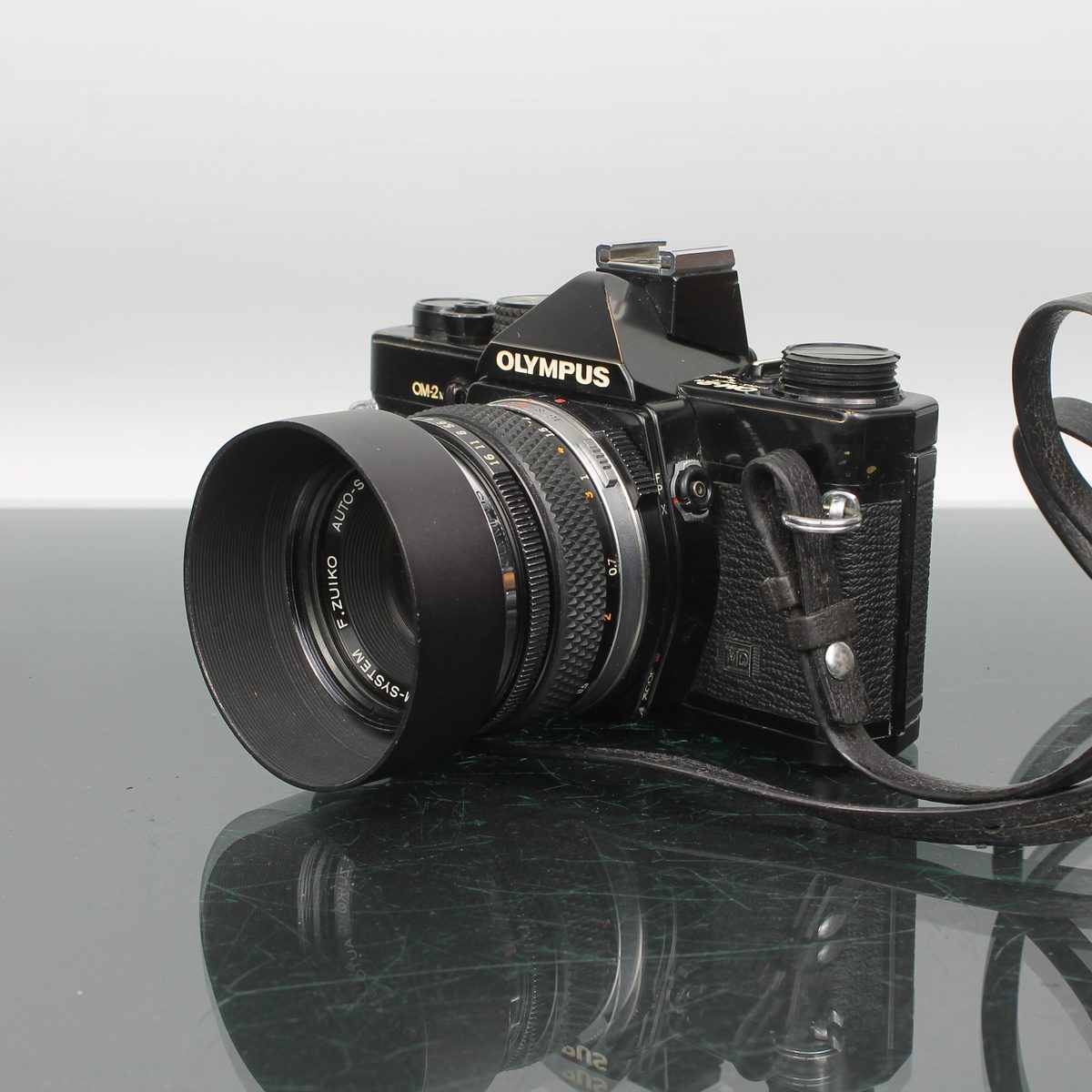 Olympus OM-2 + F.Zuiko Auto-S 50mm f/1.8