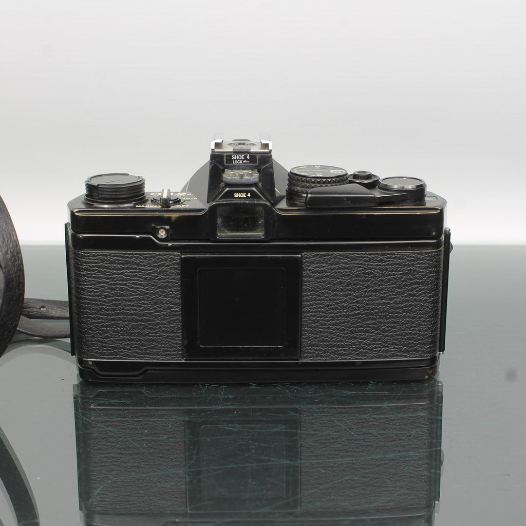 Olympus OM-2 + F.Zuiko Auto-S 50mm f/1.8