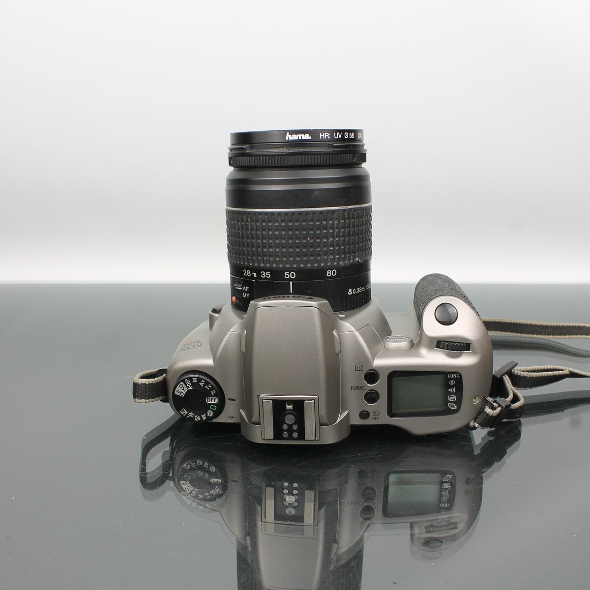 Canon EOS 3000 + Canon EF 28-80mm
