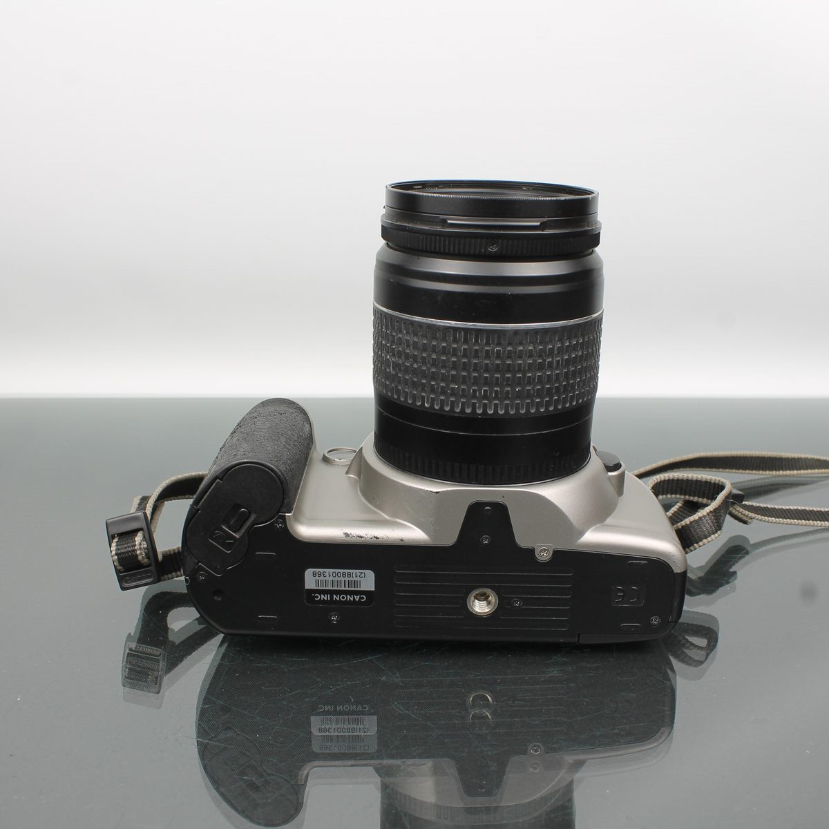 Canon EOS 3000 + Canon EF 28-80mm