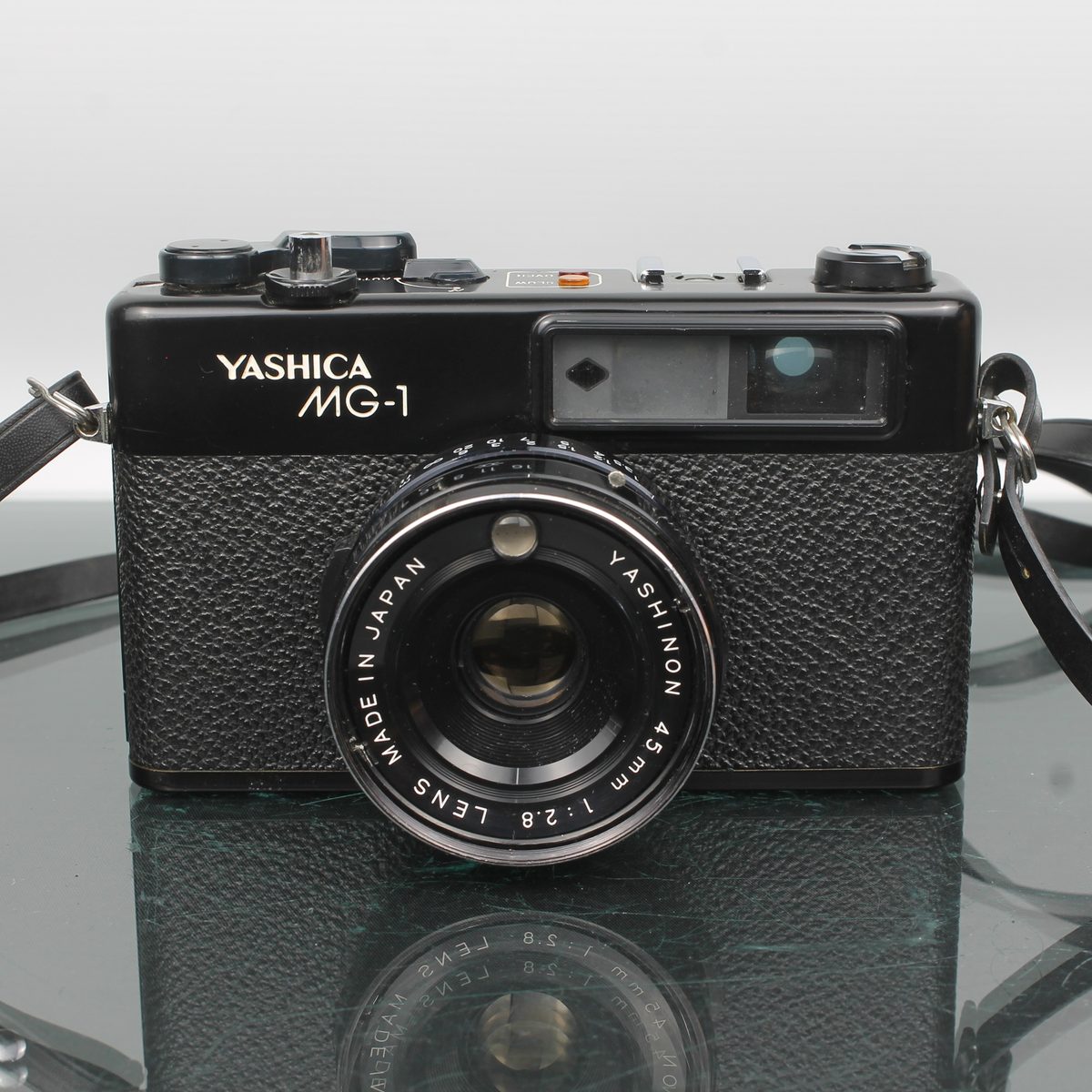 Yashica MG-1