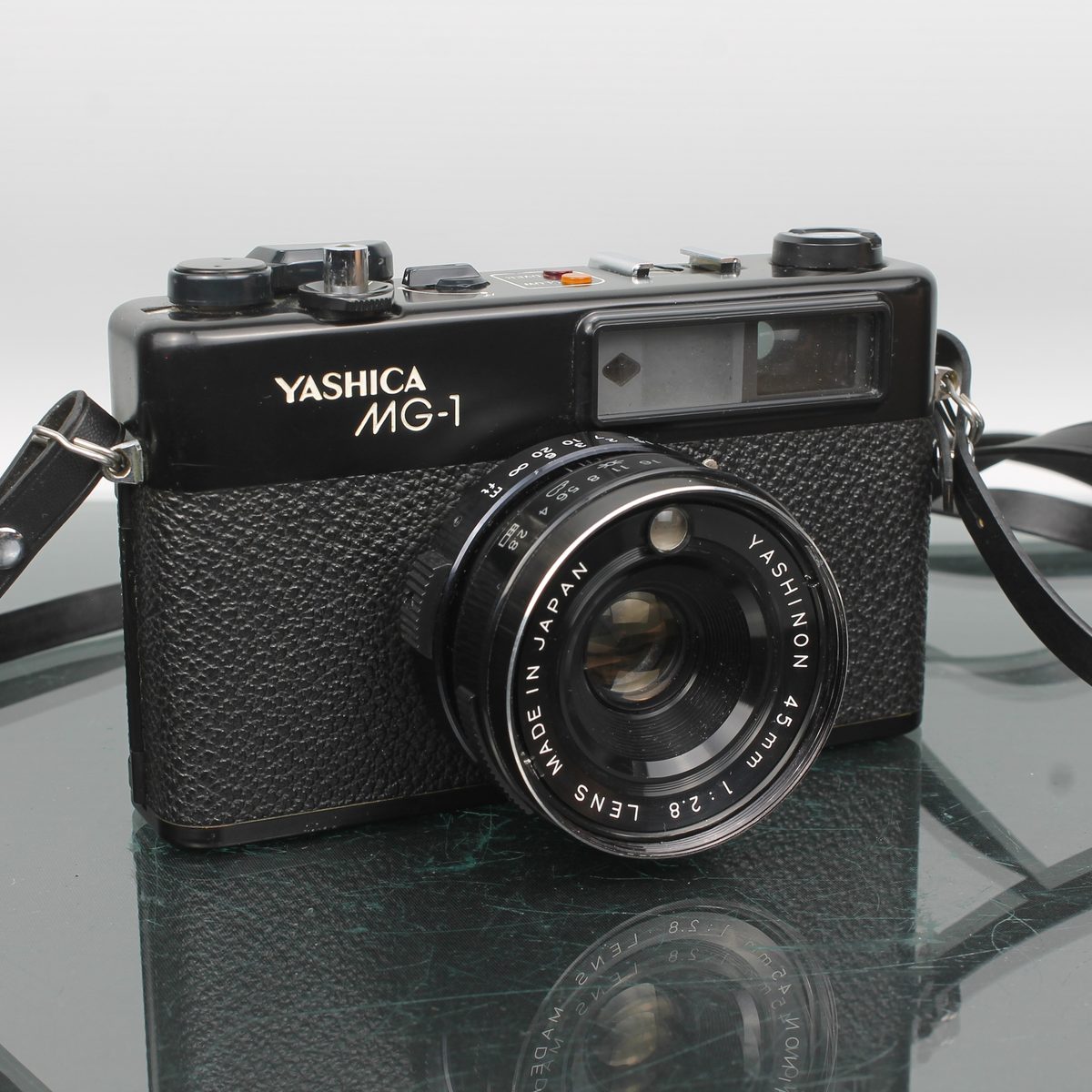 Yashica MG-1
