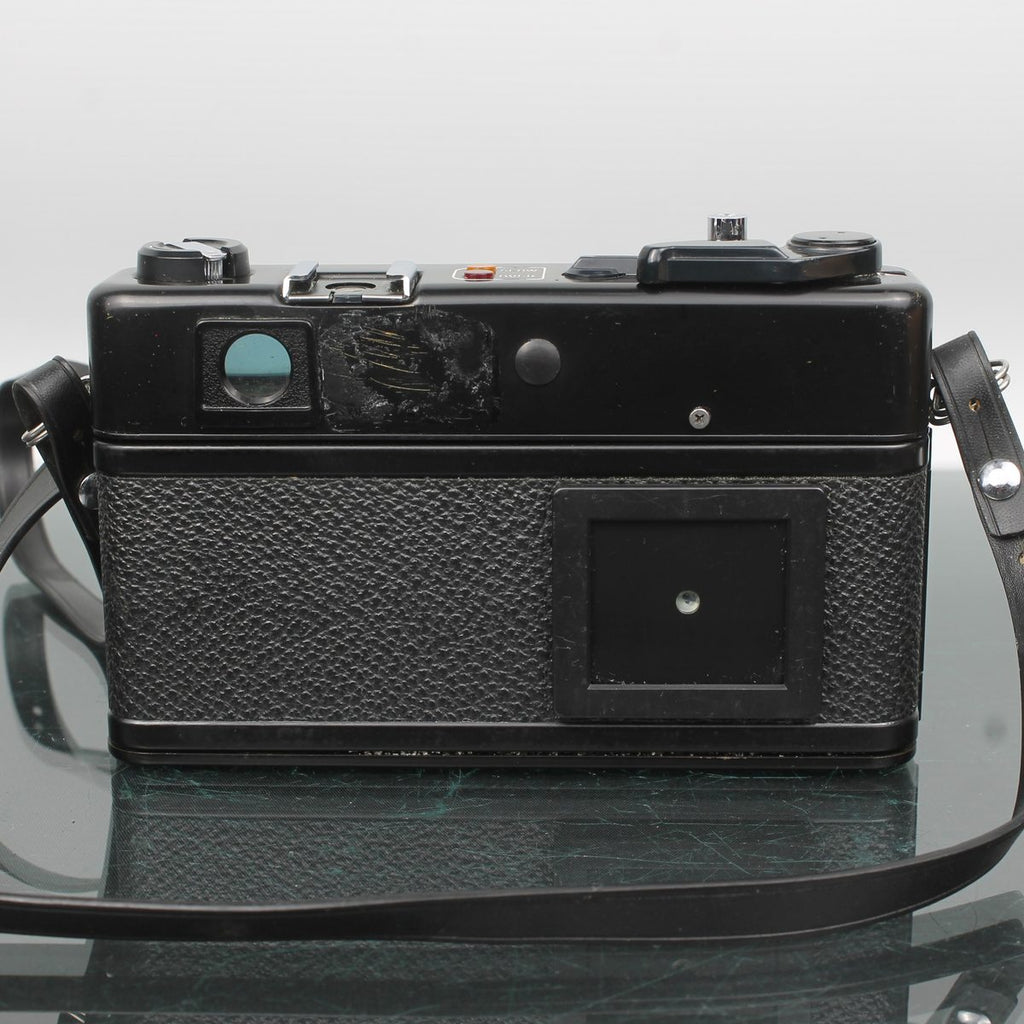 Yashica MG-1