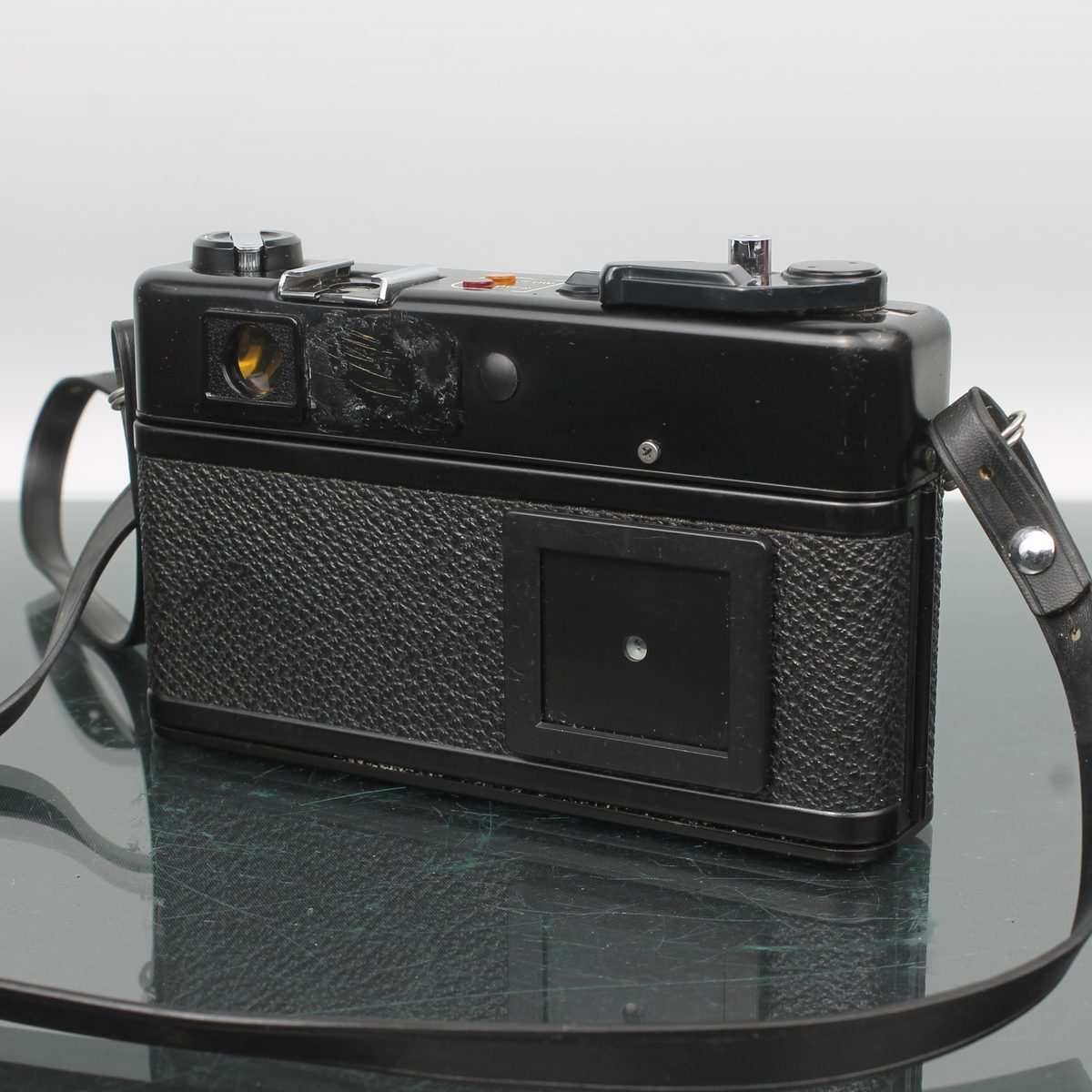 Yashica MG-1