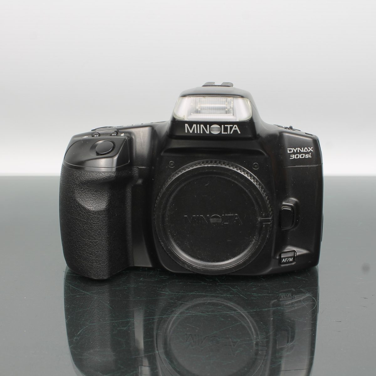 Minolta Dynax 300si + AF Zoom 35-105mm f/3.5-4.5