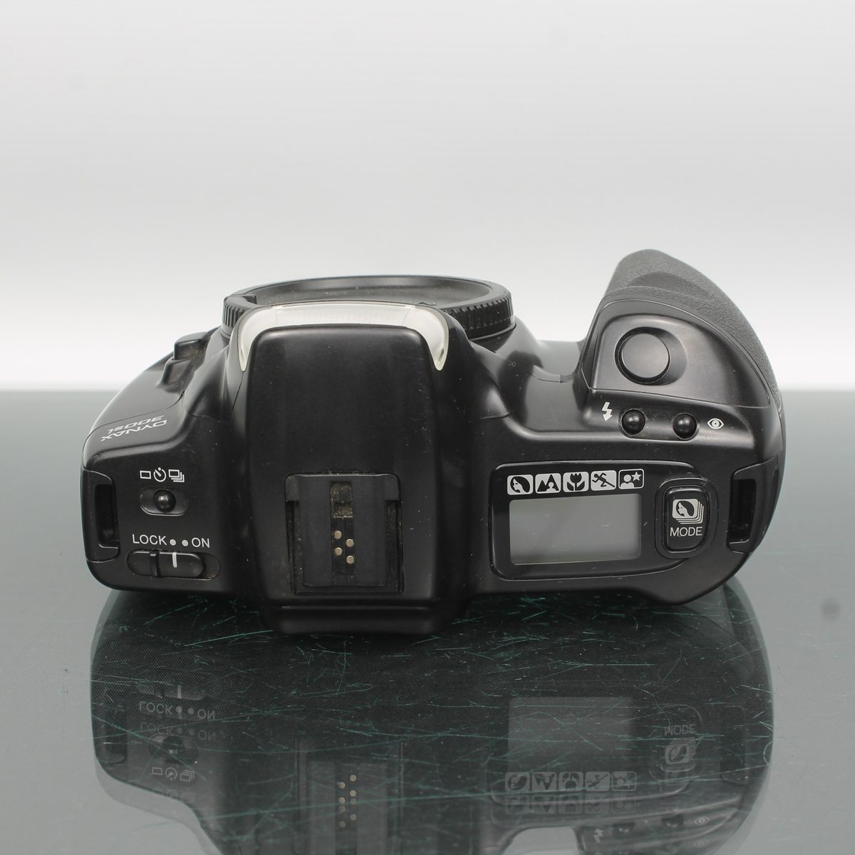 Minolta Dynax 300si + AF Zoom 35-105mm f/3.5-4.5