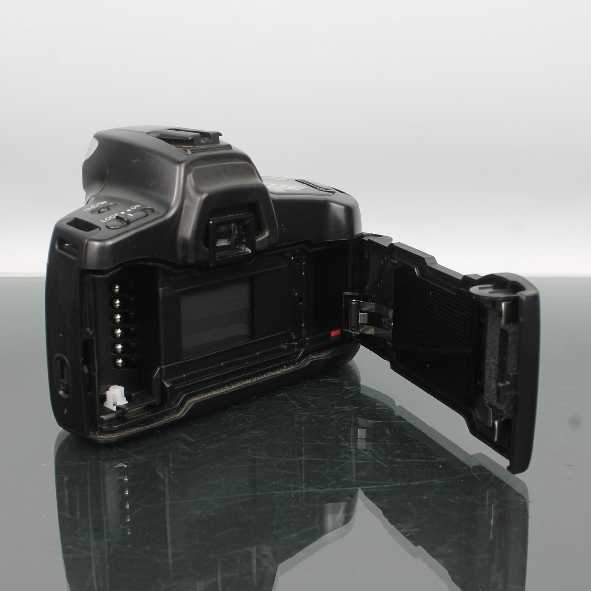 Minolta Dynax 300si + AF Zoom 35-105mm f/3.5-4.5