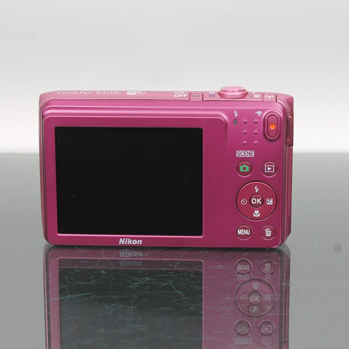 Nikon Coolpix S3700