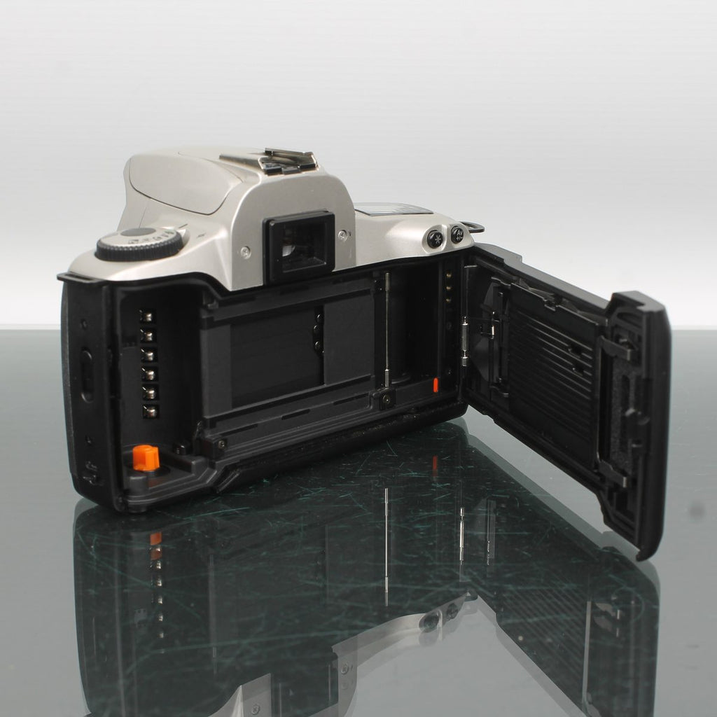 Canon EOS 300 + Canon Zoom Lens EF 29-90mm F/4-5.6