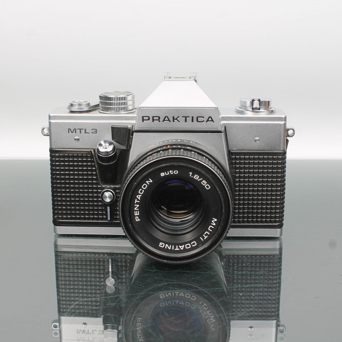 Praktica MTL 3 + Multi Coating Pentacon f/1.8 50mm