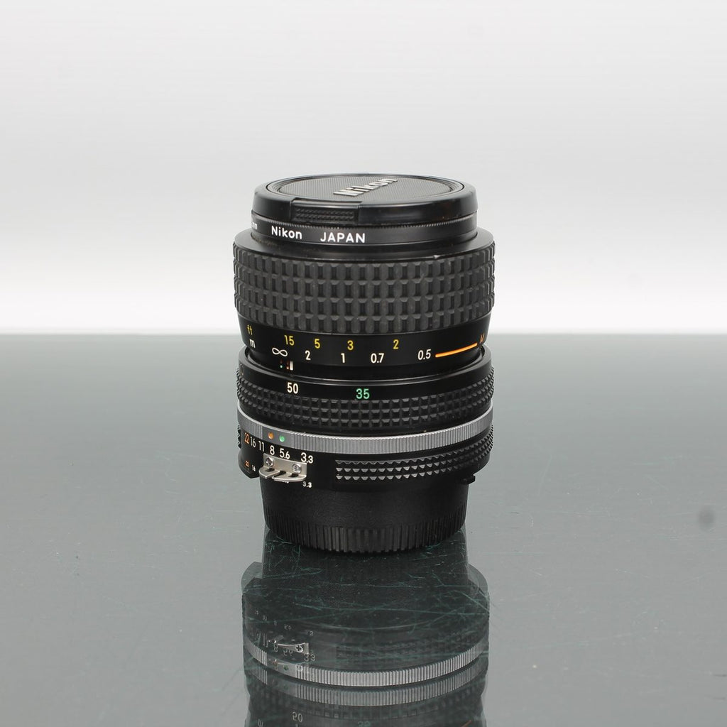 Nikon Zoom Nikkor 35-70mm f/3.3-4.5