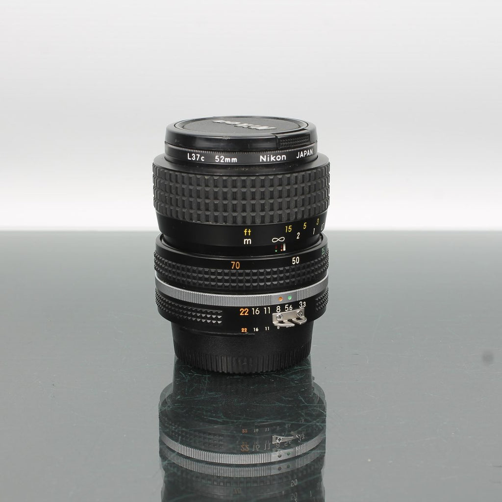 Nikon Zoom Nikkor 35-70mm f/3.3-4.5